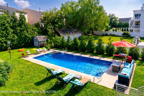 18 Valentine St, Monmouth Beach, NJ, 07750-1417 | Card Image