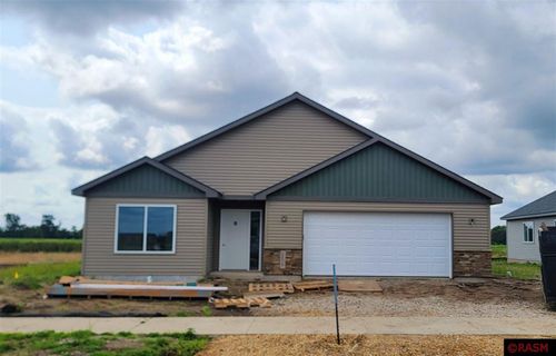 2011 Essler Drive, St. Peter, MN, 56082 | Card Image