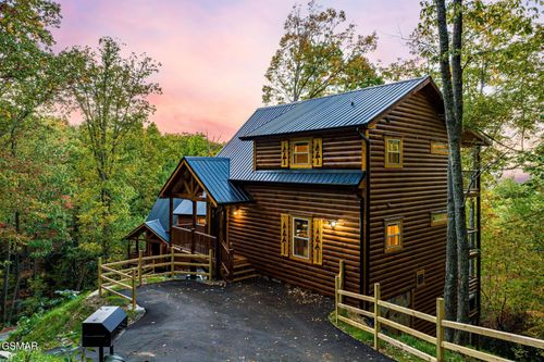 2255 Red Bud Rd, Sevierville, TN, 37876-8964 | Card Image