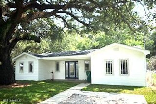 426 Demontluzin Ave, Bay Saint Louis, MS, 39520-3504 | Card Image