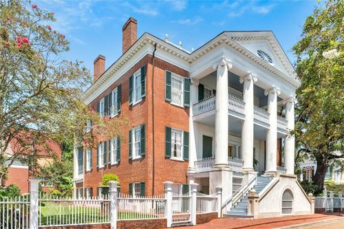 310 N Wall St, Natchez, MS, 39120-3249 | Card Image