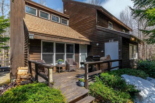 61 E Country Club Rd, West Dover, VT, 05356-8818 | Card Image