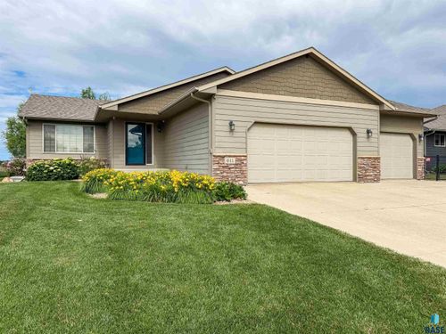 611 United Ave Avenue, Harrisburg, SD, 57032 | Card Image