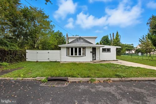 305 Miller Ave, CROYDON, PA, 19021-7454 | Card Image