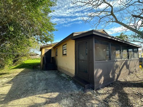 125 Sw 11th Ave, South Bay, FL, 33493-1919 | Card Image