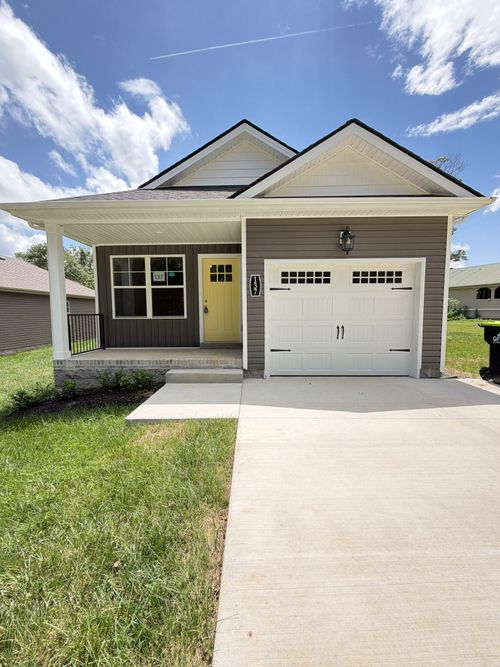 137 Illinois Ave, Oak Grove, KY, 42262-9409 | Card Image