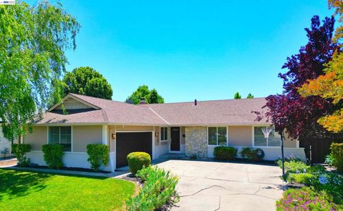 637 Dover Way, Livermore, CA, 94551-1843 | Card Image