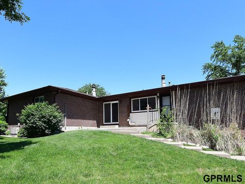 2205 Sandstone Road, Lincoln, NE, 68512 | Card Image