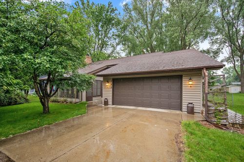 783 Berwood Ave, Vadnais Heights, MN, 55127-5105 | Card Image
