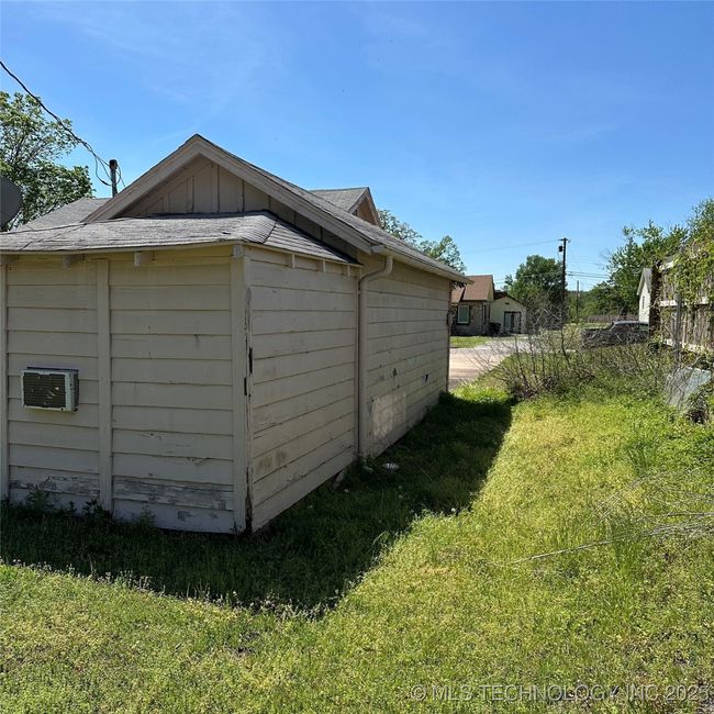 1003 N Grant Ave, House other with 2 bedrooms, 2 bathrooms and null parking in Sand Springs OK | Image 24