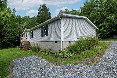 1941 Ayersville Rd, Mayodan, NC, 27027-8008 | Card Image
