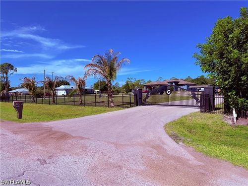 19781 Woodbridge Ln, NORTH FORT MYERS, FL, 33917-4510 | Card Image