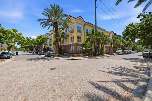 1239a-520 S Armenia Ave, Tampa, FL, 33609-3552 | Card Image