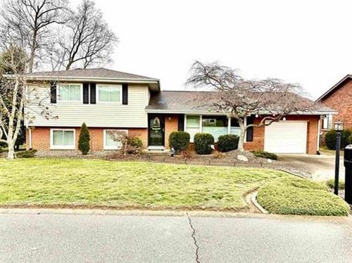 11 Elwood Ave, Huntington, WV, 25705-2708 | Card Image