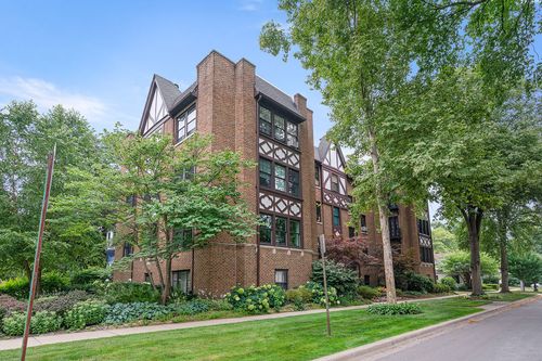 3s-1920 Lincoln St, Evanston, IL, 60201-5820 | Card Image