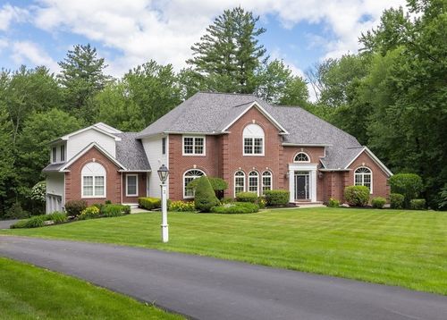 2 Eden Cir, Westborough, MA, 01581-3653 | Card Image