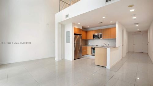 apt-2016-1050 Brickell Ave, Miami, FL, 33131-3908 | Card Image