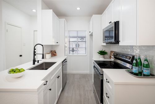 apt-421-1700 Amelia Ct, Plano, TX, 75075-6118 | Card Image
