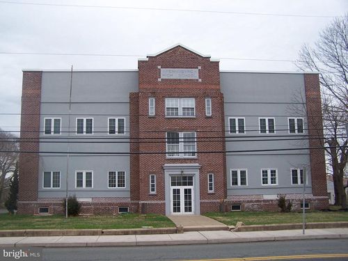 apt-c3-643 Main St, PENNSBURG, PA, 18073-1529 | Card Image