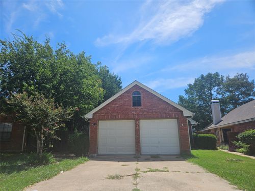 3104 Morning Meadow Ln, Grand Prairie, TX, 75052-7803 | Card Image