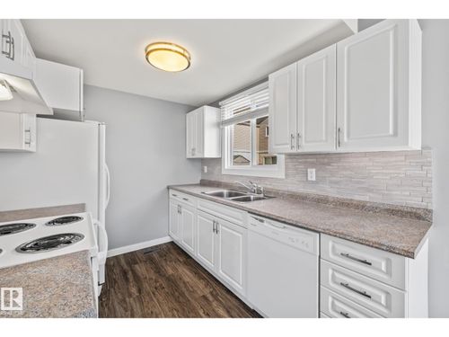 2B Clareview Villge Nw, Edmonton, AB, T5A3P2 | Card Image