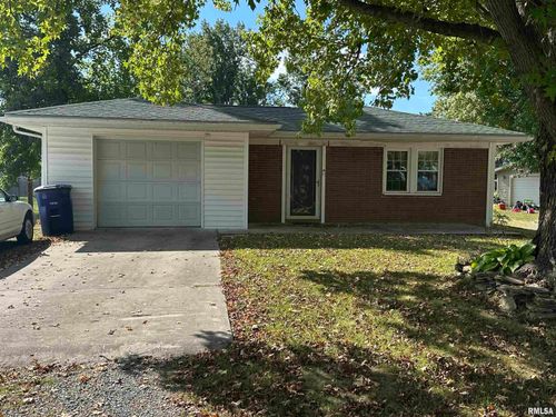 813 Ritter St, Pinckneyville, IL, 62274-1566 | Card Image