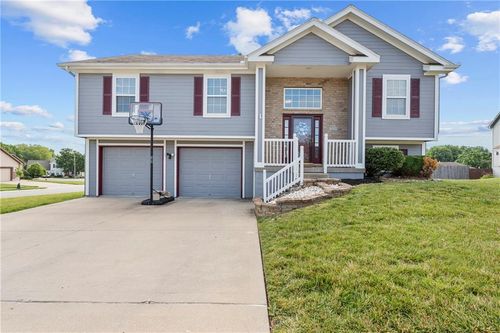 5701 Marion Ct, Kansas City, MO, 64133-3088 | Card Image