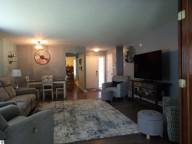 19 - 144 N Shore Dr W, House other with 2 bedrooms, 2 bathrooms and null parking in Cadillac MI | Image 6