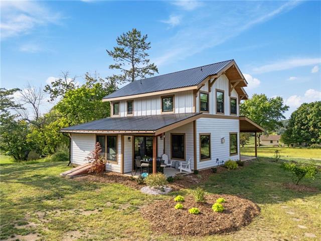 Taylor Dr, Center Valley, PA 18034