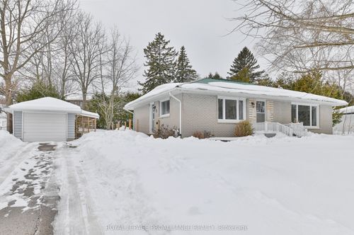 8 Cheer Dr, Brighton, ON, K0K1H0 | Card Image