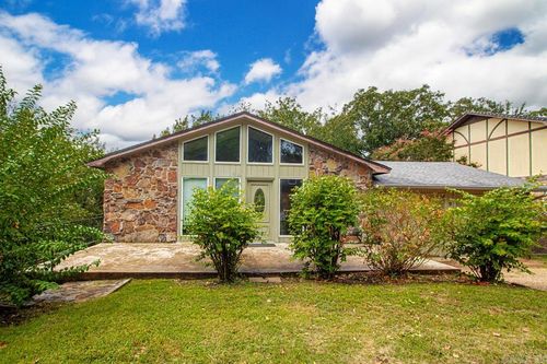 9 Blackstone Blackstone Cir, North Little Rock, AR, 72118-2617 | Card Image