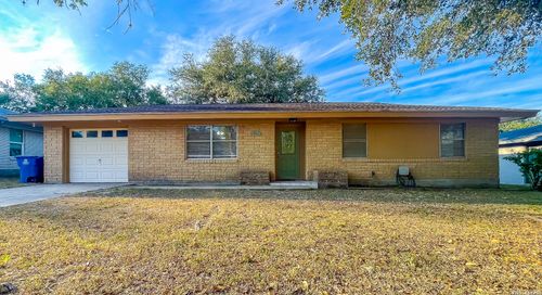1407 Wren Ln, Beeville, TX, 78102-3728 | Card Image