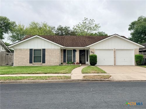 211 Pecos Dr, Victoria, TX, 77904-3763 | Card Image