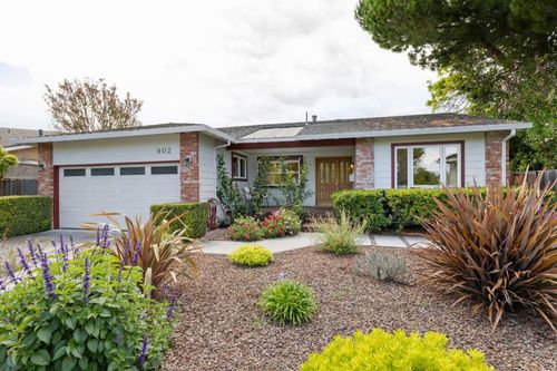 902 San Marcos Cir, Mountain View, CA, 94043-3126 | Card Image