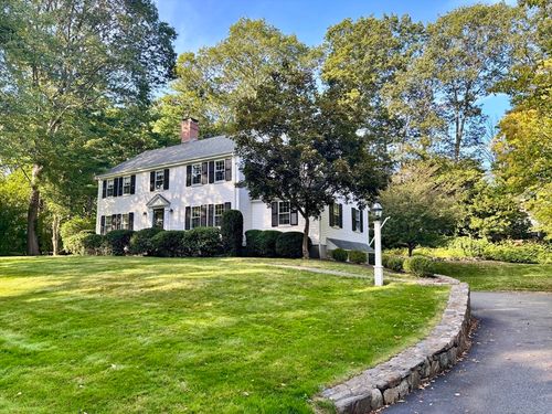 81 Hampshire Rd, Wellesley, MA, 02481-2708 | Card Image
