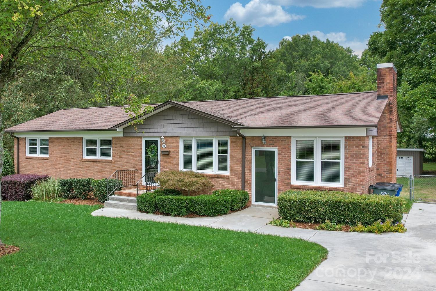 10th Ave, Conover, NC 28613