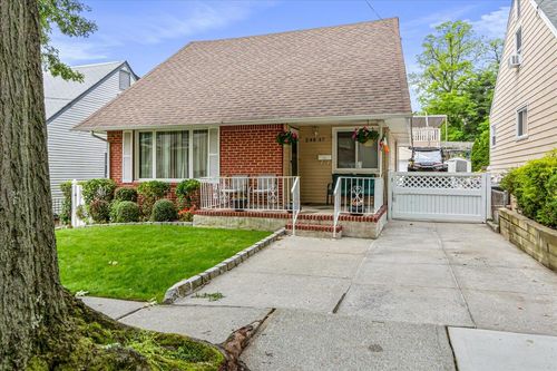 24837 Thebes Ave, Little Neck, NY, 11362-1246 | Card Image
