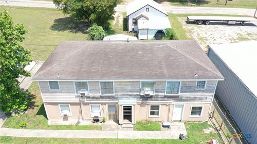 305 E River St, Victoria, TX, 77901-8942 | Card Image