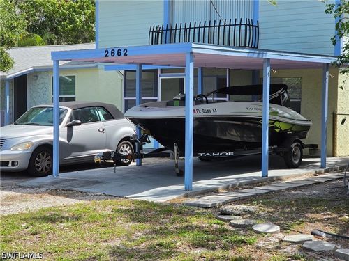 2662 Mangrove St, Naples, FL, 34112-8104 | Card Image