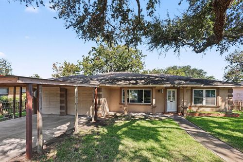 110 William Ave, Baytown, TX, 77520-2731 | Card Image