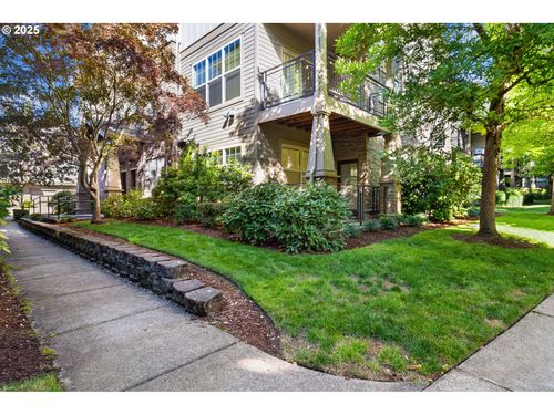 622 Ne Garswood Ln, Hillsboro, OR, 97006-9212 | Card Image