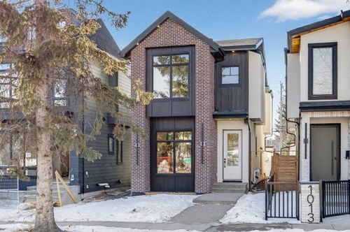 1011 18 Ave Nw, Calgary, AB, T2M0V8 | Card Image
