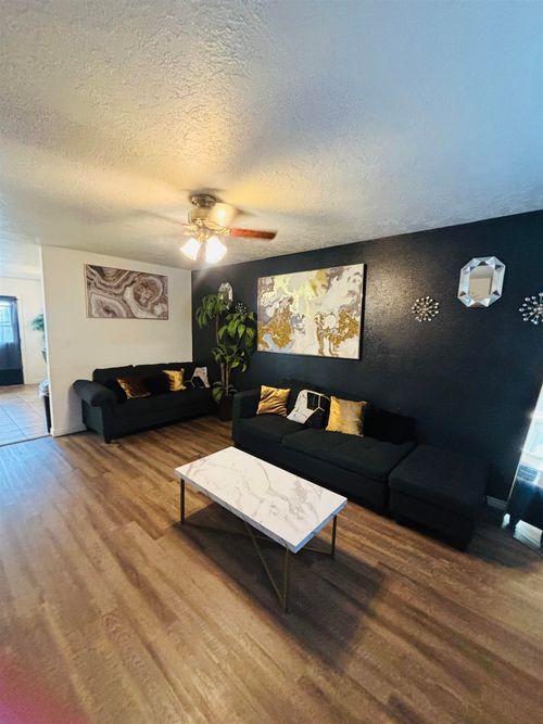 427 Thayer Cir, Evanston, WY, 82930-4926 | Card Image