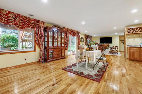 7200 89th Ave N, Brooklyn Park, MN, 55445-1643 | Card Image