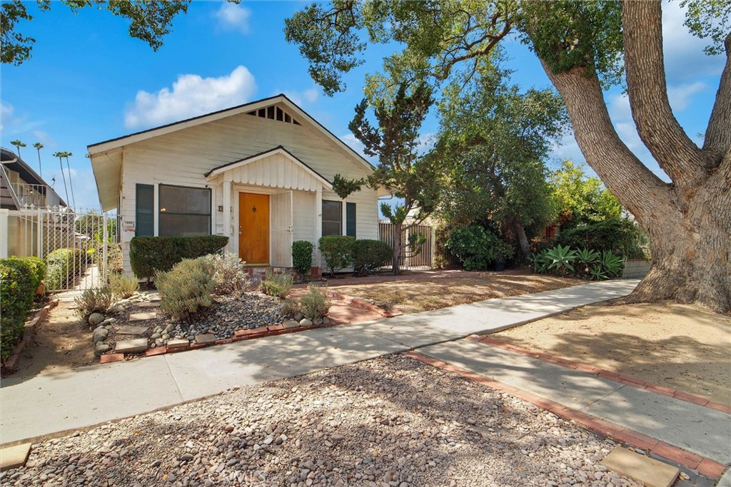 Residential Income in Azusa 3