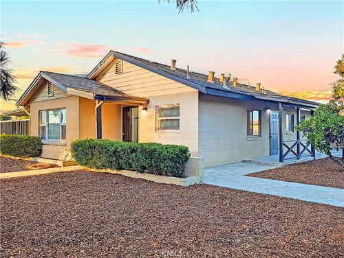 2318 7th St, Hughson, CA, 95326-9264 | Card Image