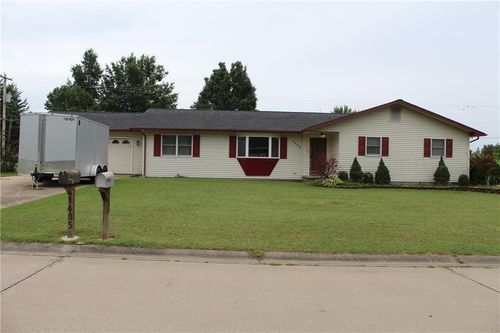 1405 N Walnut St, Iola, KS, 66749 | Card Image