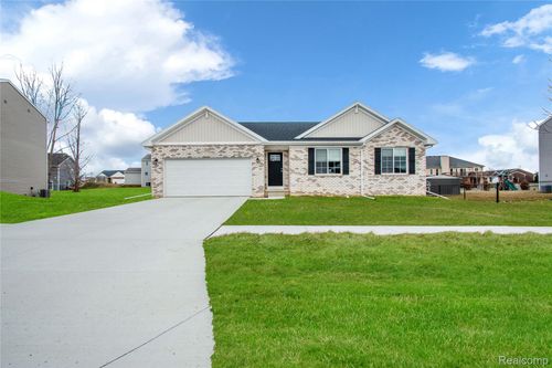 2824 Somerset St, Lapeer, MI, 48446-4415 | Card Image