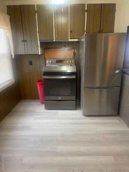 23784 Brittany Ave, Eastpointe, MI, 48021-1852 | Card Image