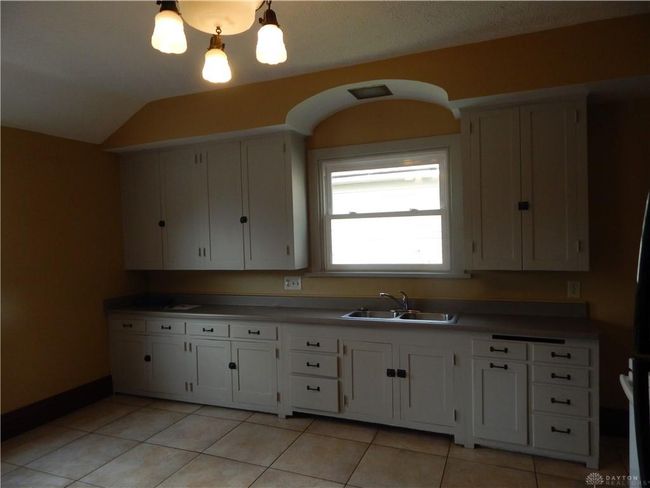 92 E Franklin St, House other with 3 bedrooms, 2 bathrooms and null parking in Centerville OH | Image 5